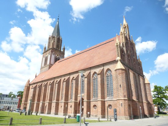 https://mdw-travel-data-us-east-1.s3.amazonaws.com/img/country/Germany/Neubrandenburg/img_01.jpg