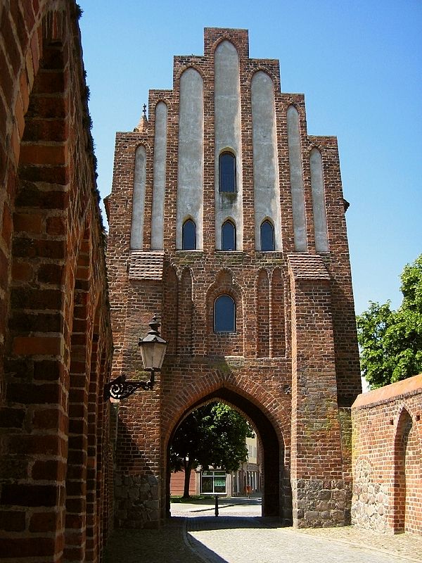 https://mdw-travel-data-us-east-1.s3.amazonaws.com/img/country/Germany/Neubrandenburg/img_03.jpg