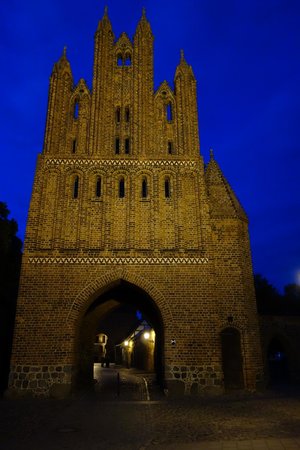https://mdw-travel-data-us-east-1.s3.amazonaws.com/img/country/Germany/Neubrandenburg/img_05.jpg