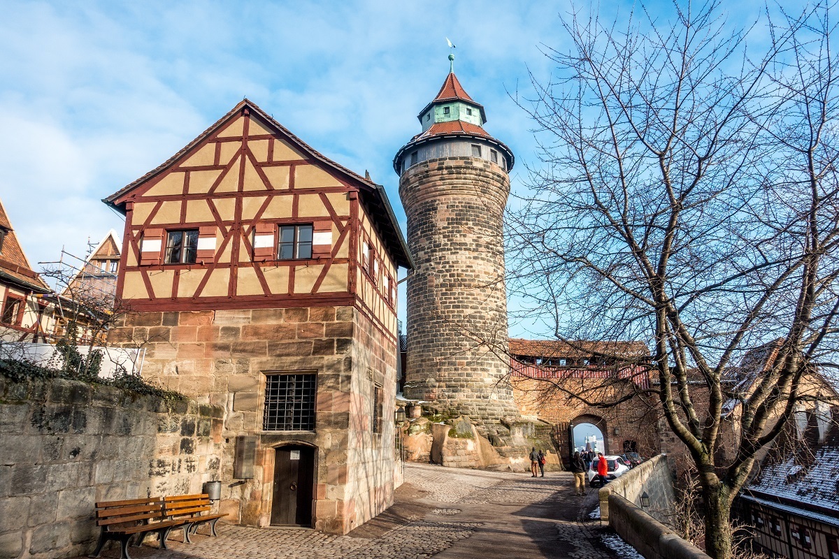 https://mdw-travel-data-us-east-1.s3.amazonaws.com/img/country/Germany/Nuremberg-Castle/img_03.jpg