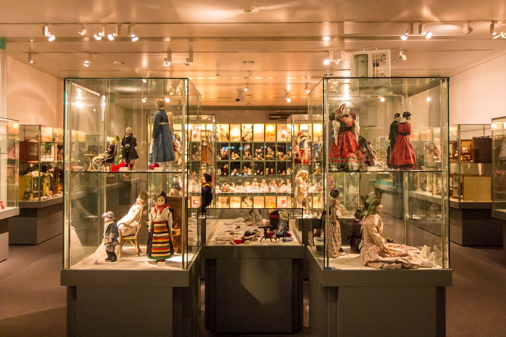 https://mdw-travel-data-us-east-1.s3.amazonaws.com/img/country/Germany/Nuremberg-Toy-Museum/img_00.jpg