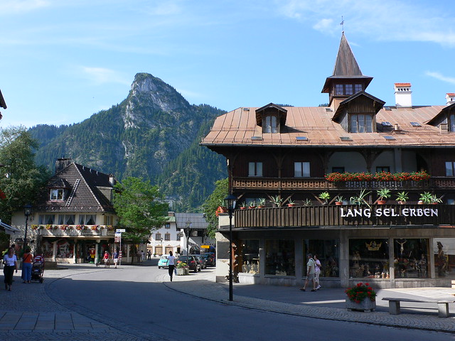 https://mdw-travel-data-us-east-1.s3.amazonaws.com/img/country/Germany/Oberammergau/img_01.jpg