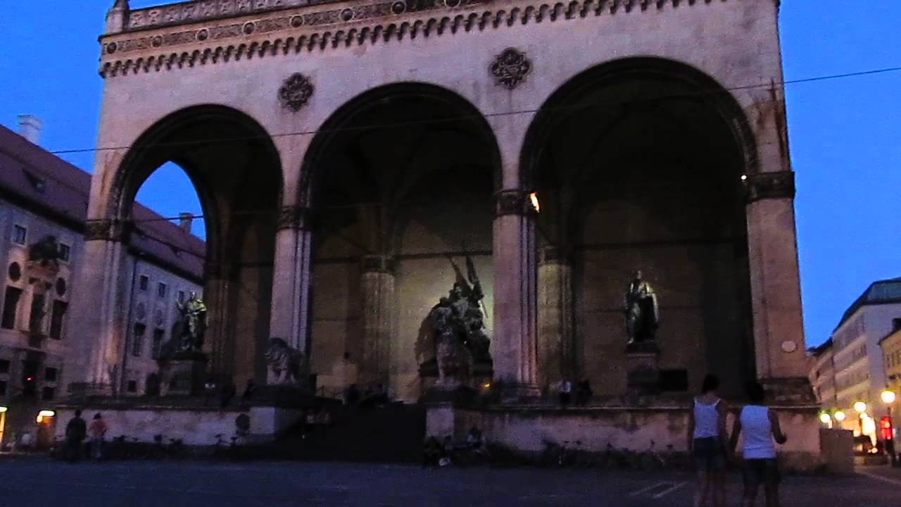 https://mdw-travel-data-us-east-1.s3.amazonaws.com/img/country/Germany/Odeonsplatz/img_03.jpg