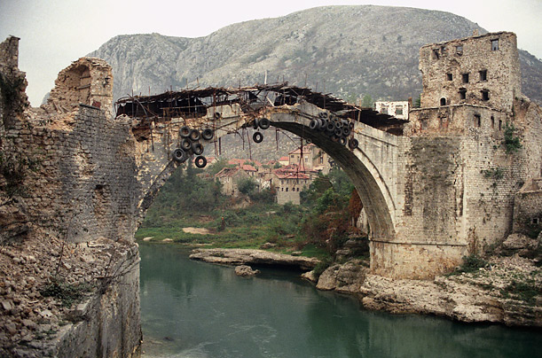 https://mdw-travel-data-us-east-1.s3.amazonaws.com/img/country/Germany/Old-Bridge-Alte-Brucke/img_00.jpg