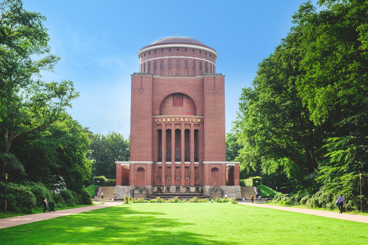 https://mdw-travel-data-us-east-1.s3.amazonaws.com/img/country/Germany/Planetarium-Hamburg/img_01.jpg