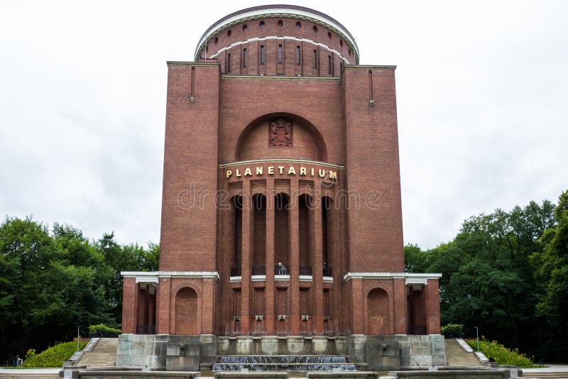 https://mdw-travel-data-us-east-1.s3.amazonaws.com/img/country/Germany/Planetarium-Hamburg/img_03.jpg