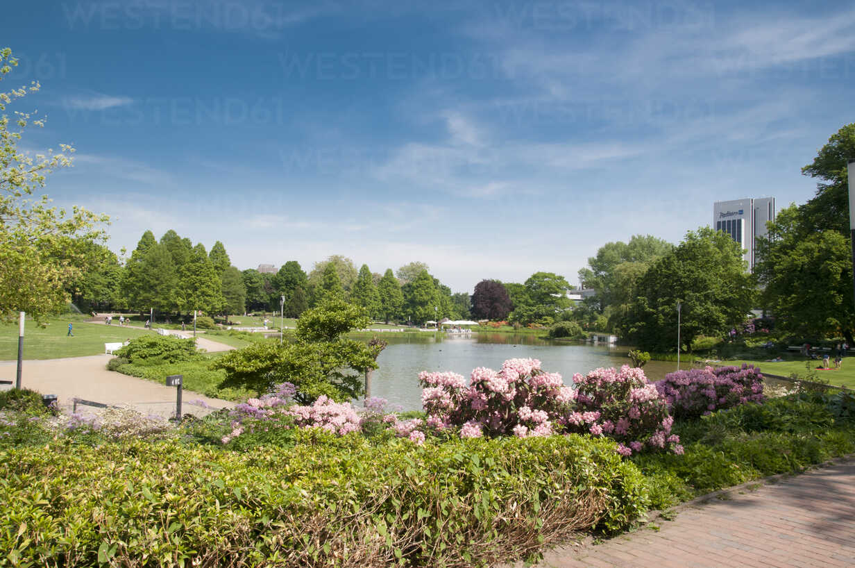 https://mdw-travel-data-us-east-1.s3.amazonaws.com/img/country/Germany/Planten-un-Blomen/img_02.jpg