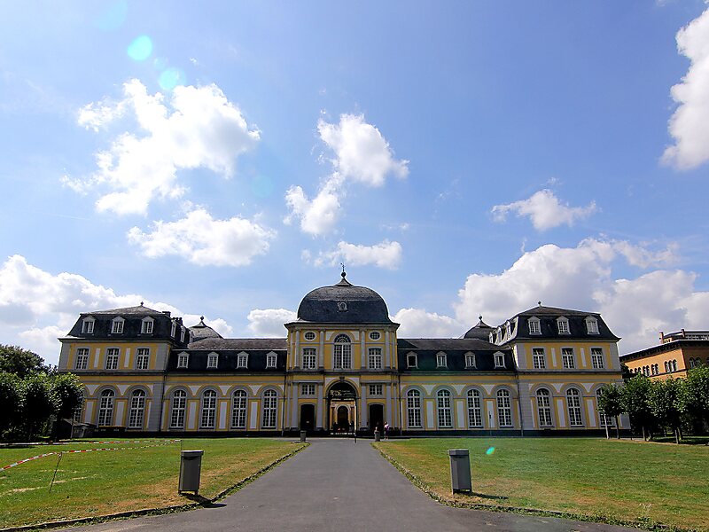 https://mdw-travel-data-us-east-1.s3.amazonaws.com/img/country/Germany/Poppelsdorf-Palace/img_03.jpg