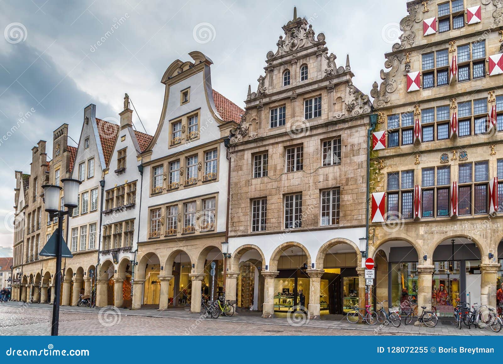 https://mdw-travel-data-us-east-1.s3.amazonaws.com/img/country/Germany/Prinzipalmarkt/img_02.jpg