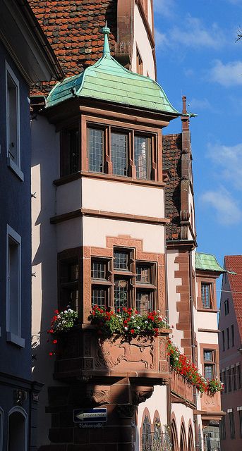 https://mdw-travel-data-us-east-1.s3.amazonaws.com/img/country/Germany/Rathaus-Freiburg/img_02.jpg