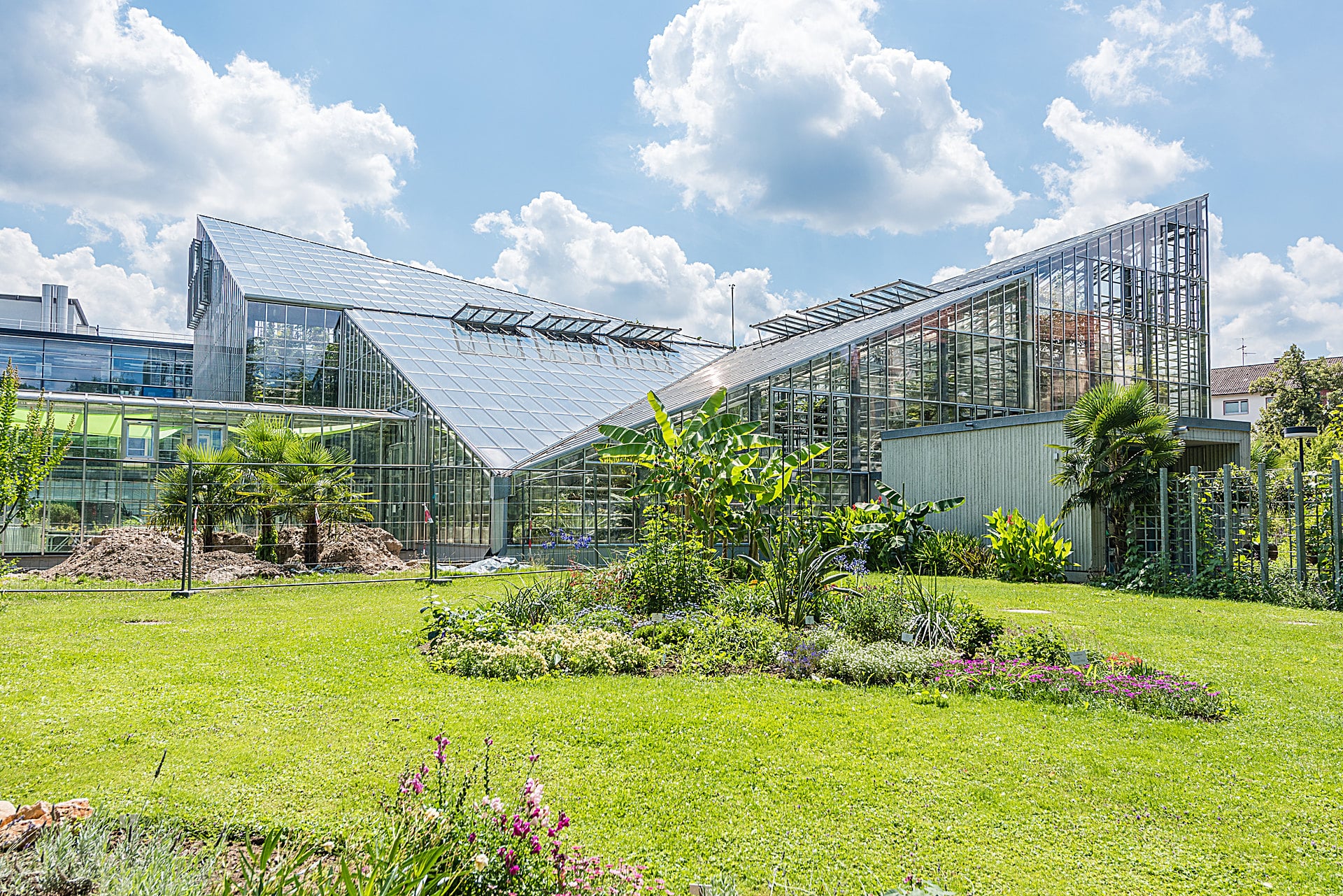 https://mdw-travel-data-us-east-1.s3.amazonaws.com/img/country/Germany/Regensburg-Botanic-Garden/img_03.jpg