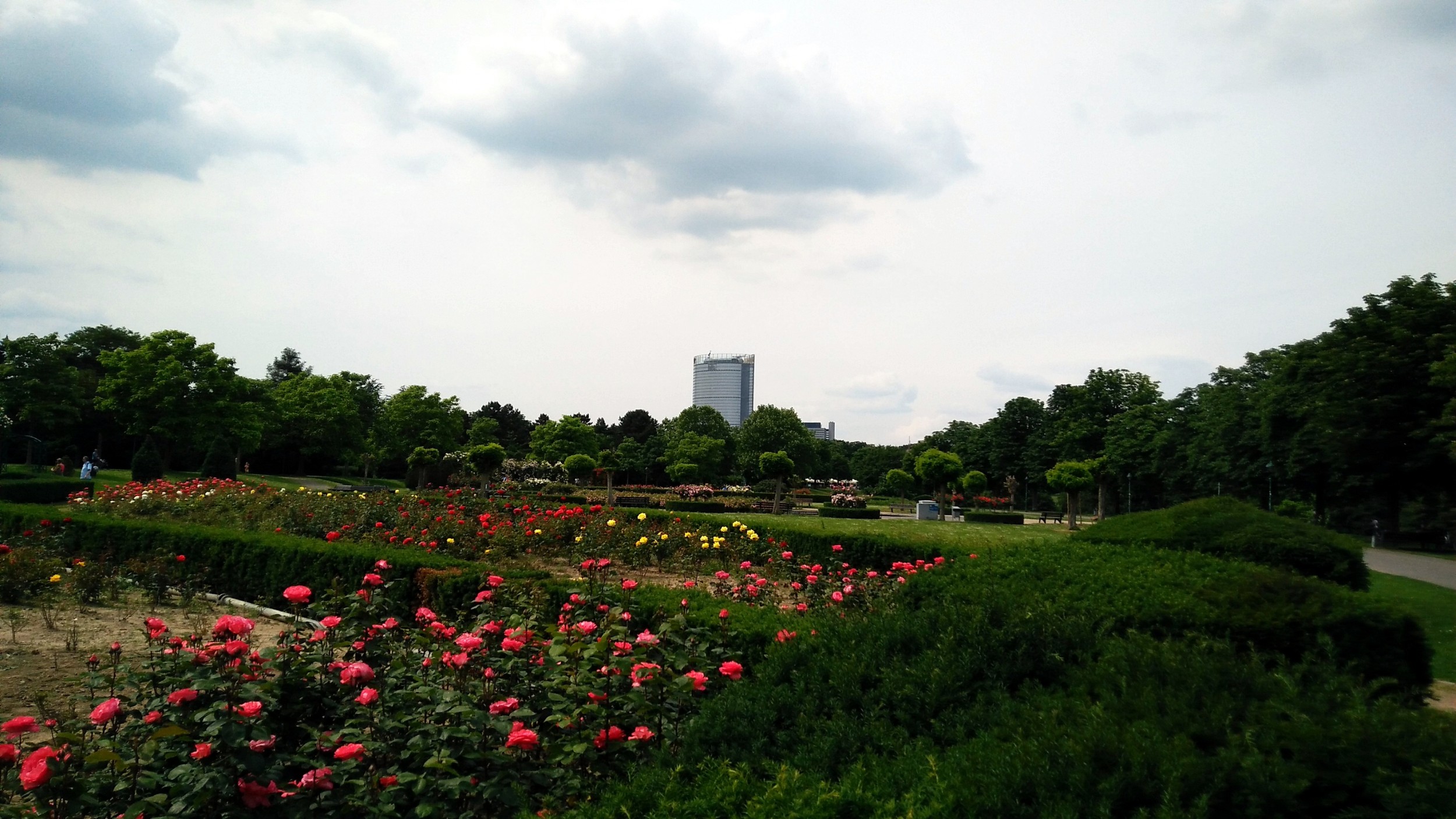 https://mdw-travel-data-us-east-1.s3.amazonaws.com/img/country/Germany/Rheinaue-Park/img_03.jpg