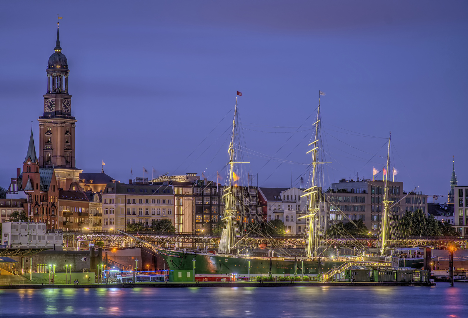 https://mdw-travel-data-us-east-1.s3.amazonaws.com/img/country/Germany/Rickmer-Rickmers/img_01.jpg