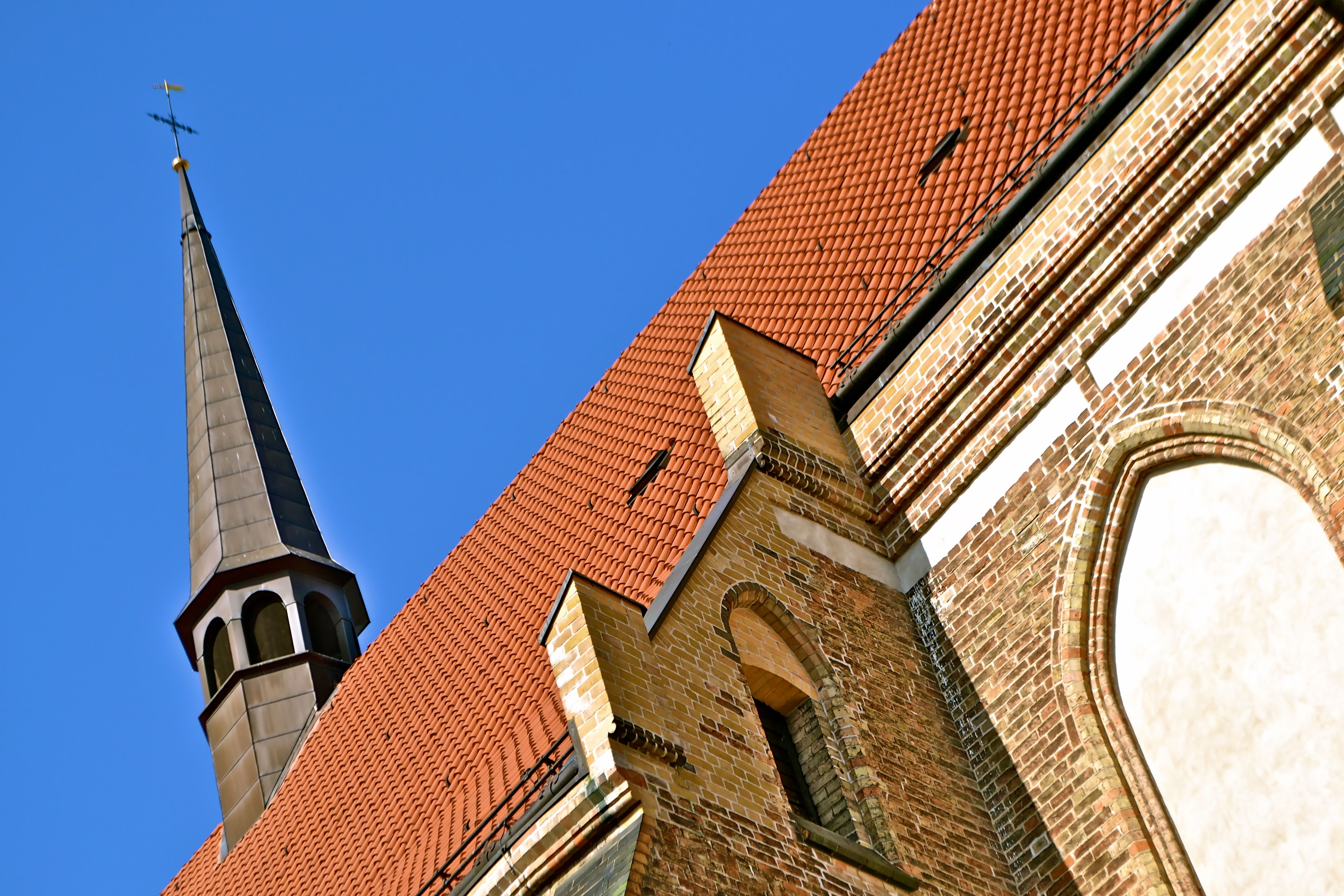https://mdw-travel-data-us-east-1.s3.amazonaws.com/img/country/Germany/Rostock-Art-Museum/img_01.jpg