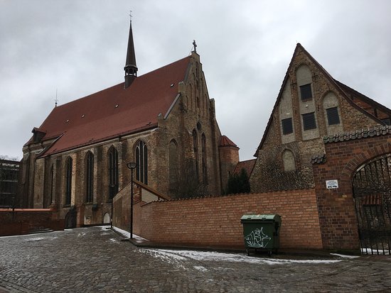 https://mdw-travel-data-us-east-1.s3.amazonaws.com/img/country/Germany/Rostock-Art-Museum/img_02.jpg