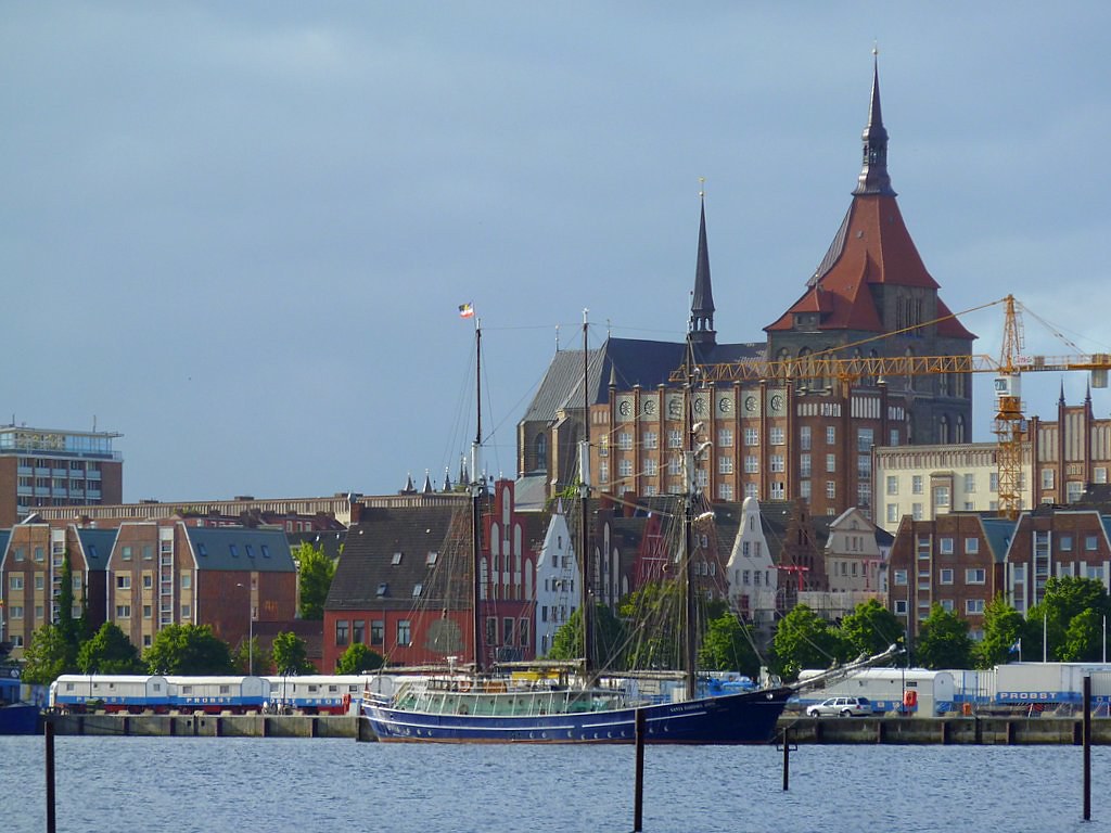 https://mdw-travel-data-us-east-1.s3.amazonaws.com/img/country/Germany/Rostock-Cathedral/img_03.jpg
