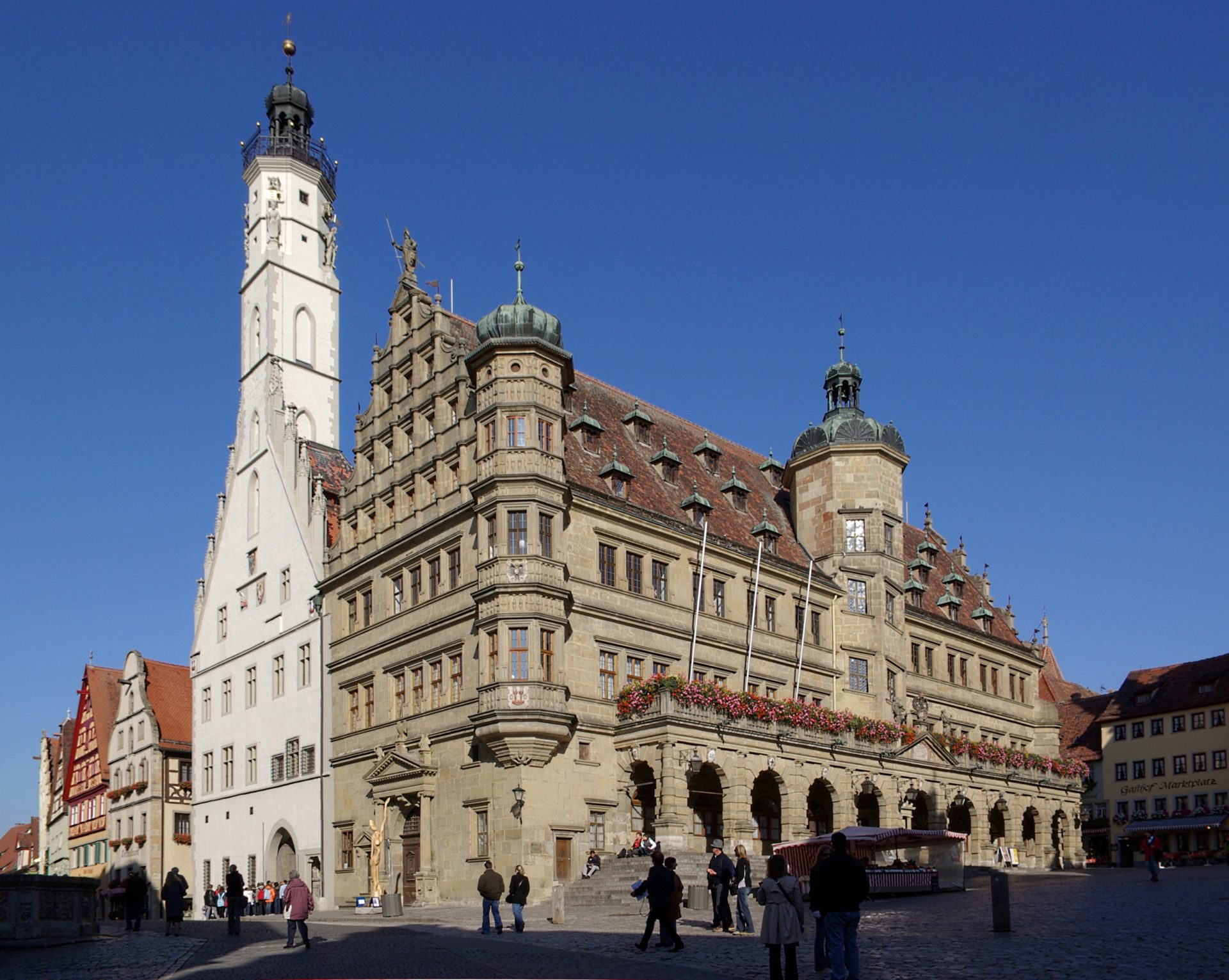 https://mdw-travel-data-us-east-1.s3.amazonaws.com/img/country/Germany/Rothenburg-Town-Hall/img_01.jpg