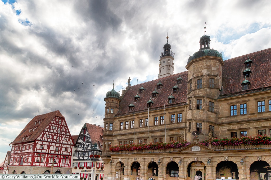 https://mdw-travel-data-us-east-1.s3.amazonaws.com/img/country/Germany/Rothenburg-ob-der-Tauber/img_02.jpg