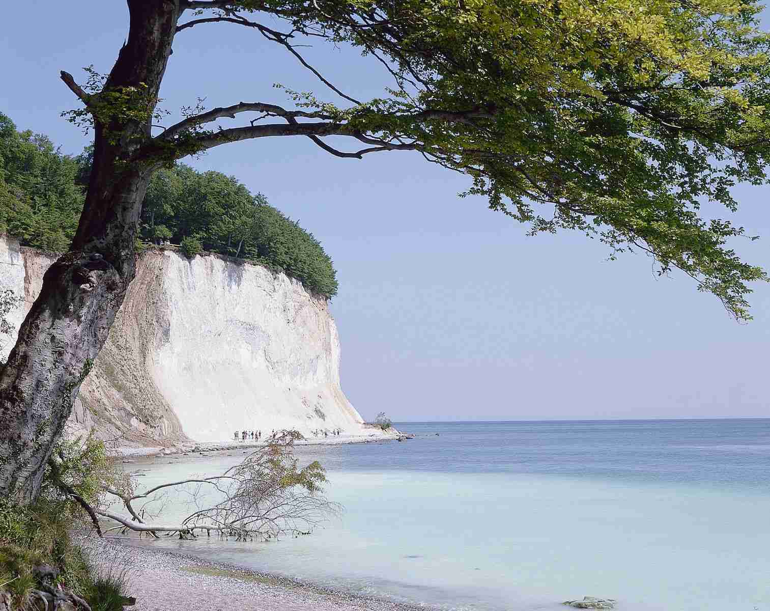 https://mdw-travel-data-us-east-1.s3.amazonaws.com/img/country/Germany/Rugen-Island/img_01.jpg