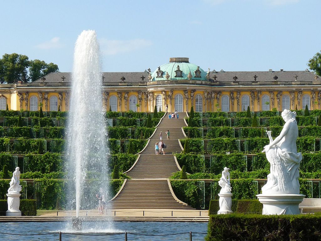 https://mdw-travel-data-us-east-1.s3.amazonaws.com/img/country/Germany/Sanssouci-Palace/img_02.jpg