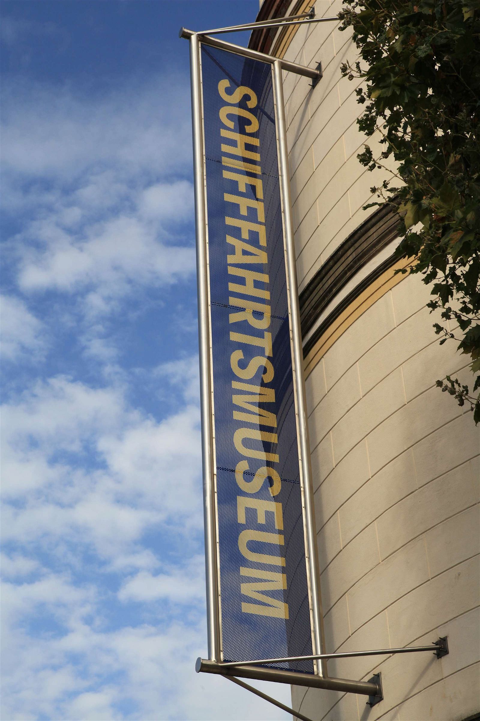 https://mdw-travel-data-us-east-1.s3.amazonaws.com/img/country/Germany/Schifffahrtmuseum-Dusseldorf/img_02.jpg