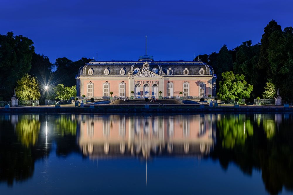 https://mdw-travel-data-us-east-1.s3.amazonaws.com/img/country/Germany/Schloss-Benrath/img_01.jpg