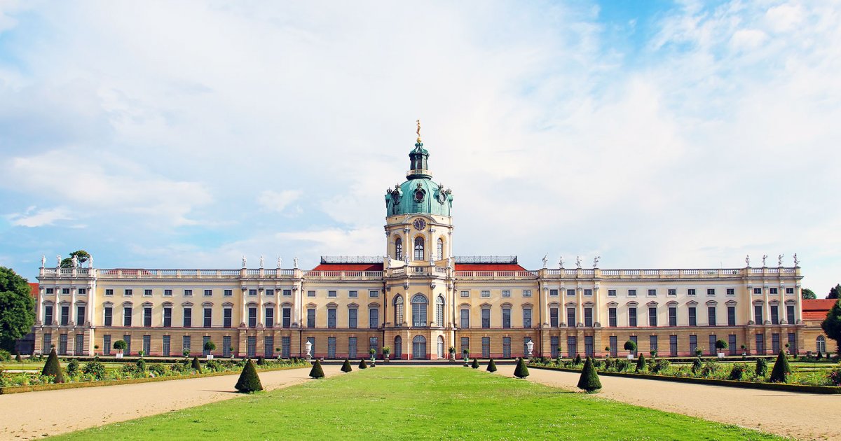 https://mdw-travel-data-us-east-1.s3.amazonaws.com/img/country/Germany/Schloss-Charlottenburg/img_01.jpg