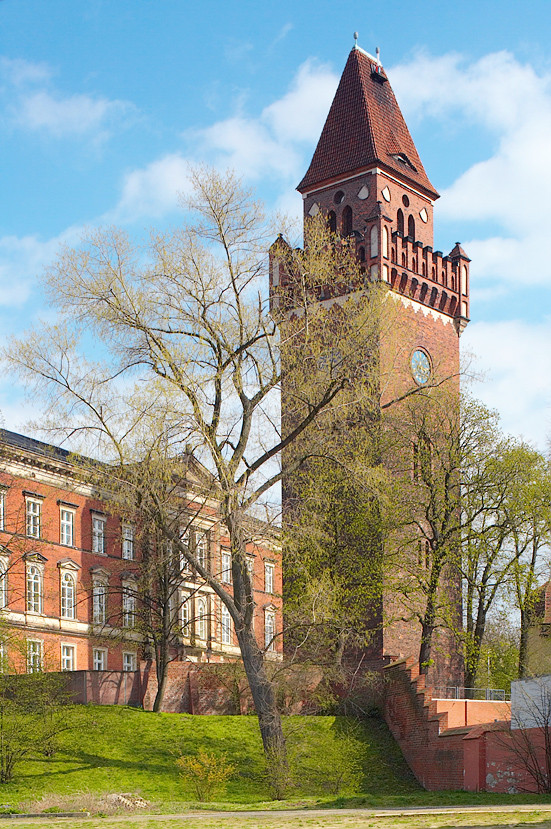 https://mdw-travel-data-us-east-1.s3.amazonaws.com/img/country/Germany/Schloss-Cottbus/img_02.jpg