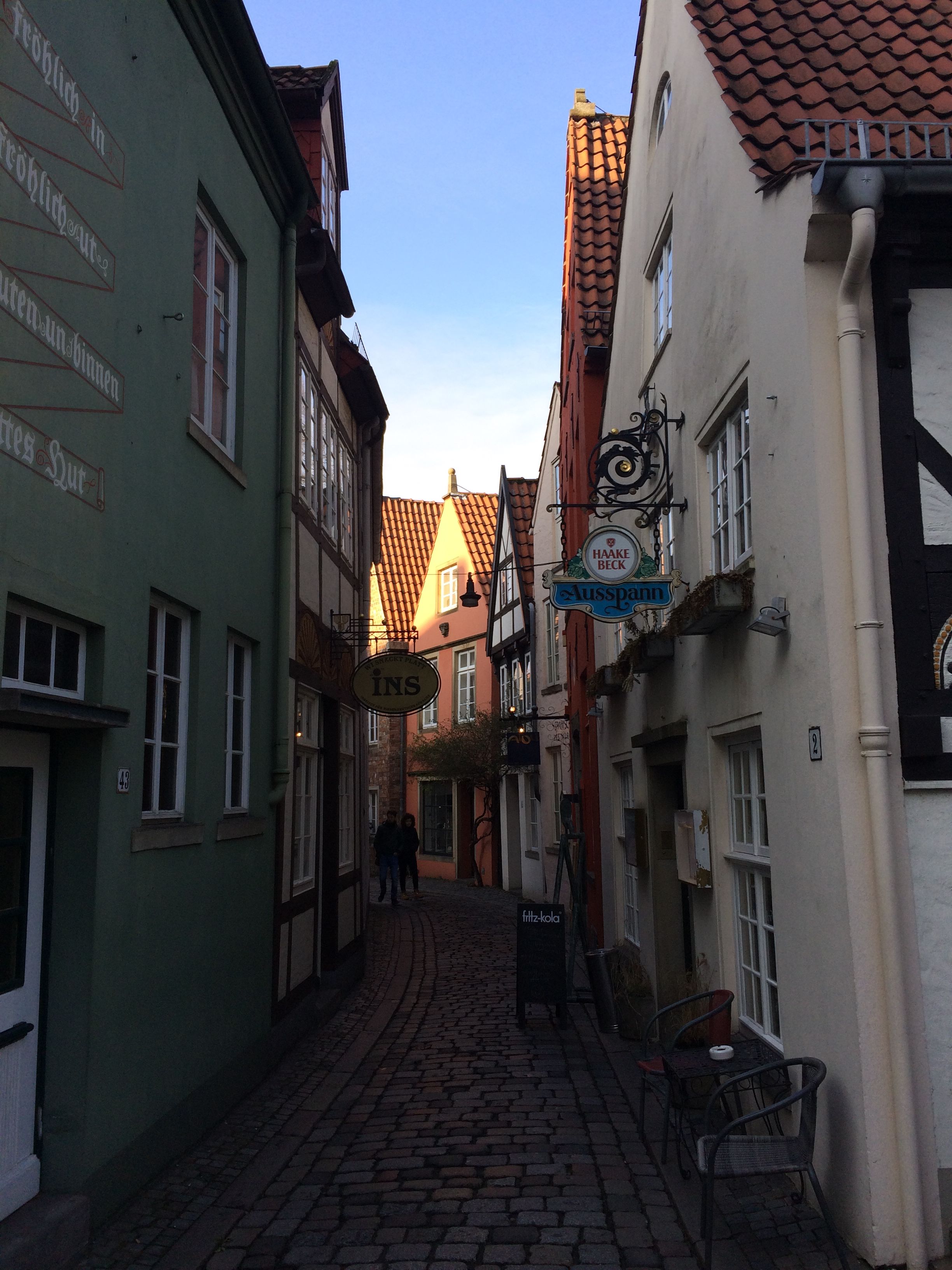 https://mdw-travel-data-us-east-1.s3.amazonaws.com/img/country/Germany/Schnoor/img_01.jpg