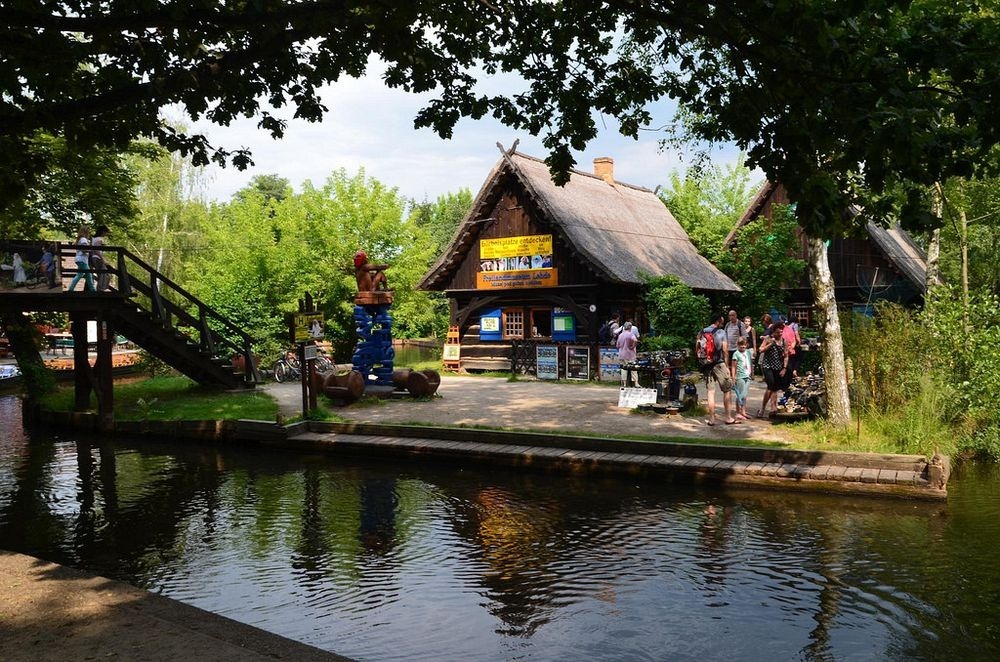 https://mdw-travel-data-us-east-1.s3.amazonaws.com/img/country/Germany/Spreewald/img_04.jpg