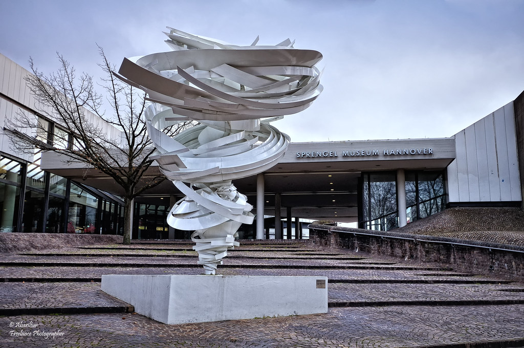 https://mdw-travel-data-us-east-1.s3.amazonaws.com/img/country/Germany/Sprengel-Museum-Hannover/img_01.jpg