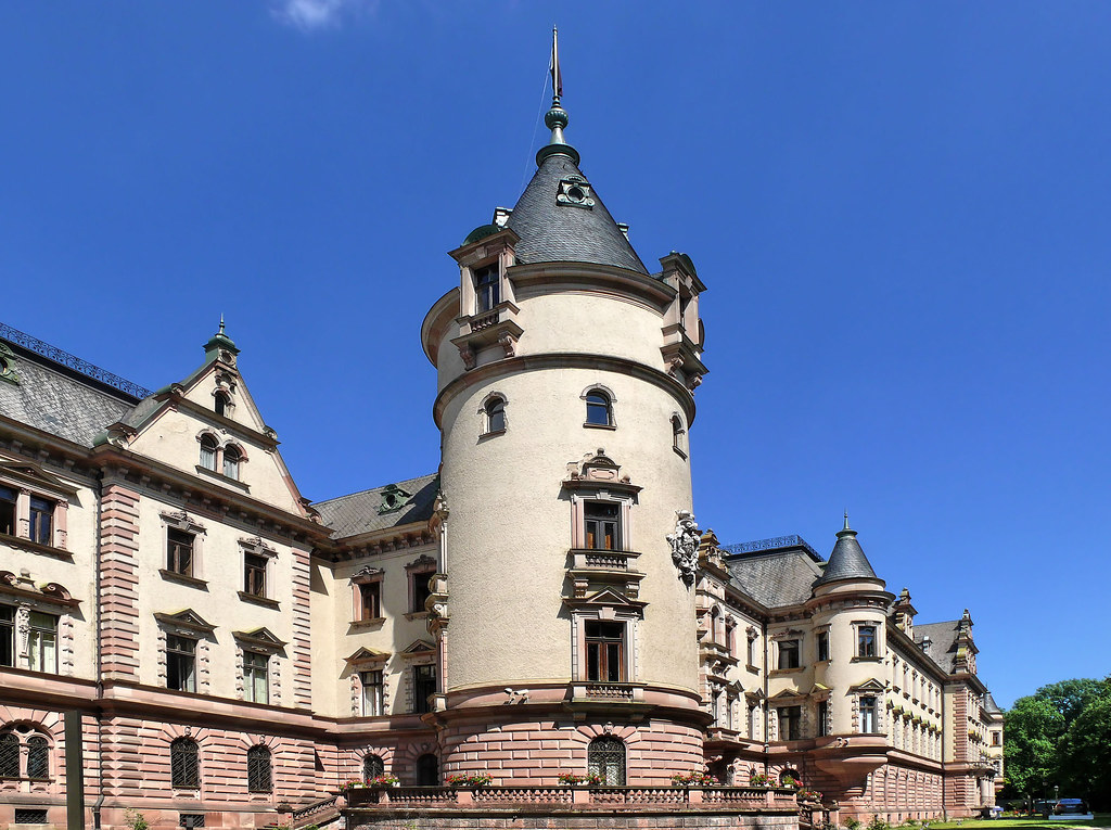https://mdw-travel-data-us-east-1.s3.amazonaws.com/img/country/Germany/St-Emmerams-Abbey/img_00.jpg
