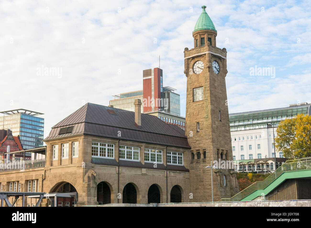 https://mdw-travel-data-us-east-1.s3.amazonaws.com/img/country/Germany/St-Pauli-Piers--St-Pauli-Landungsbrucken-/img_01.jpg
