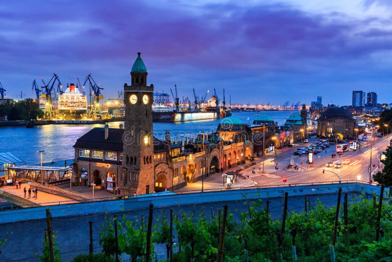 https://mdw-travel-data-us-east-1.s3.amazonaws.com/img/country/Germany/St-Pauli-Piers--St-Pauli-Landungsbrucken-/img_02.jpg