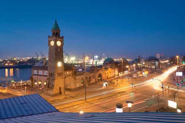 https://mdw-travel-data-us-east-1.s3.amazonaws.com/img/country/Germany/St-Pauli-Piers--St-Pauli-Landungsbrucken-/img_03.jpg