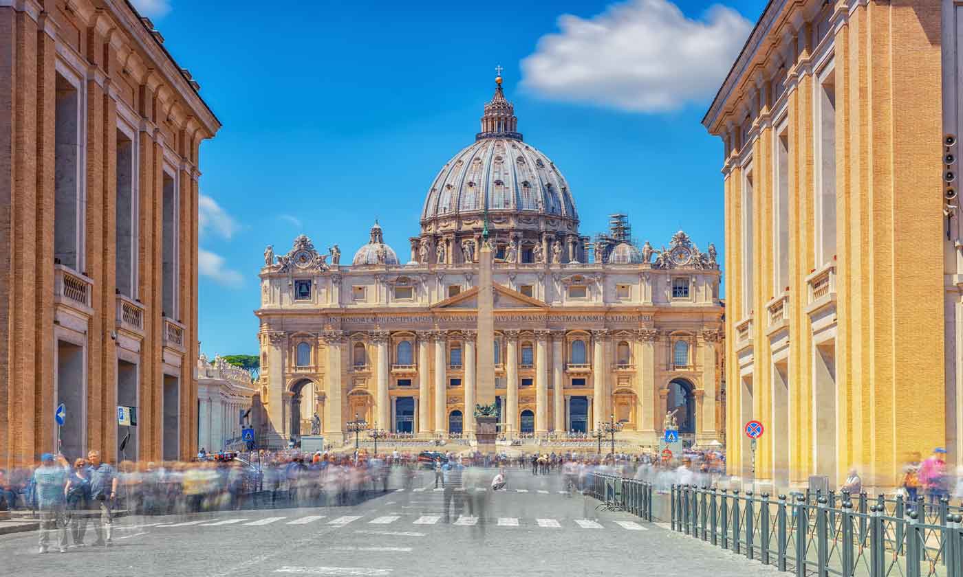 https://mdw-travel-data-us-east-1.s3.amazonaws.com/img/country/Germany/St-Peters-Cathedral/img_01.jpg