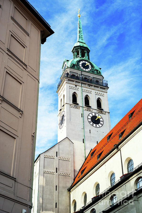 https://mdw-travel-data-us-east-1.s3.amazonaws.com/img/country/Germany/St-Peters-Church/img_00.jpg
