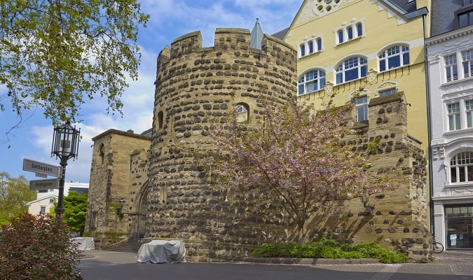 https://mdw-travel-data-us-east-1.s3.amazonaws.com/img/country/Germany/Sterntor/img_02.jpg