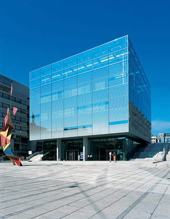 https://mdw-travel-data-us-east-1.s3.amazonaws.com/img/country/Germany/Stuttgart-Art-Museum/img_03.jpg