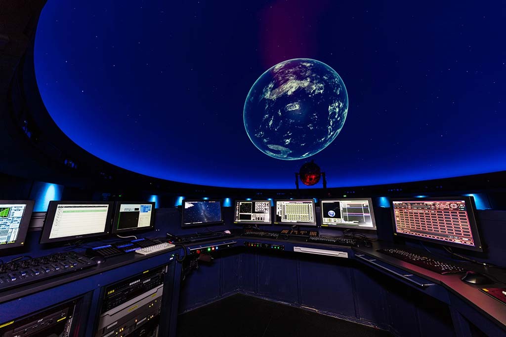 https://mdw-travel-data-us-east-1.s3.amazonaws.com/img/country/Germany/Stuttgart-Planetarium/img_00.jpg