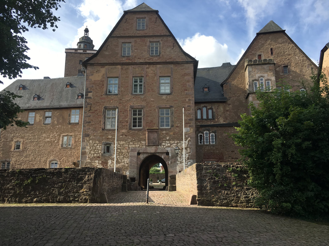 https://mdw-travel-data-us-east-1.s3.amazonaws.com/img/country/Germany/The-Brothers-Grimm-House/img_03.jpg