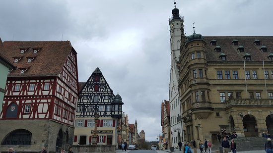 https://mdw-travel-data-us-east-1.s3.amazonaws.com/img/country/Germany/Toppler-Castle/img_02.jpg