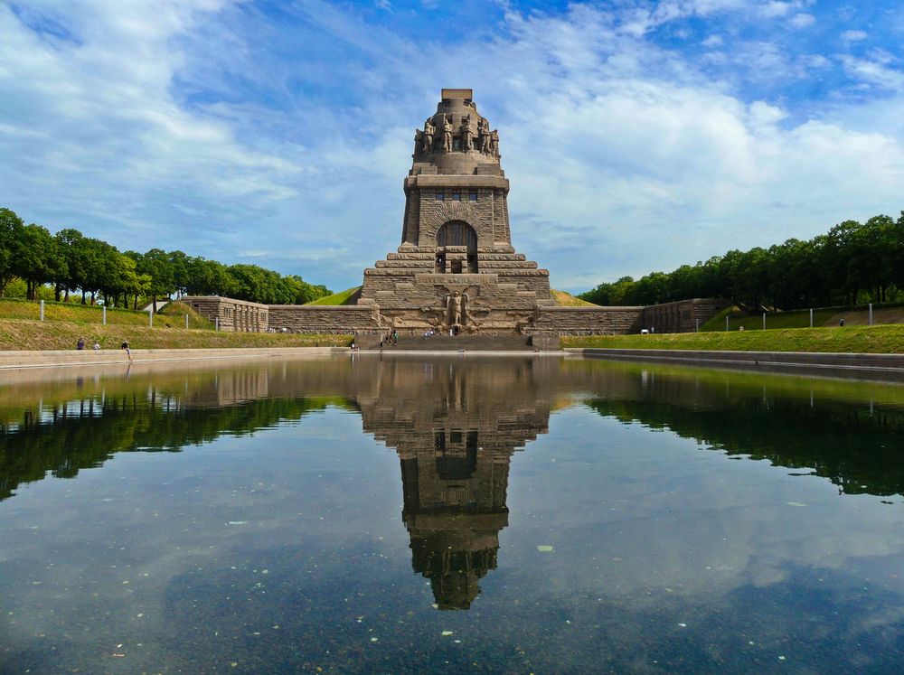 https://mdw-travel-data-us-east-1.s3.amazonaws.com/img/country/Germany/Volkerschlachtdenkmal/img_02.jpg