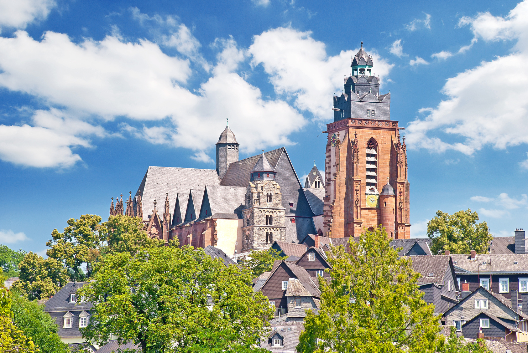 https://mdw-travel-data-us-east-1.s3.amazonaws.com/img/country/Germany/Wetzlar-Cathedral/img_02.jpg