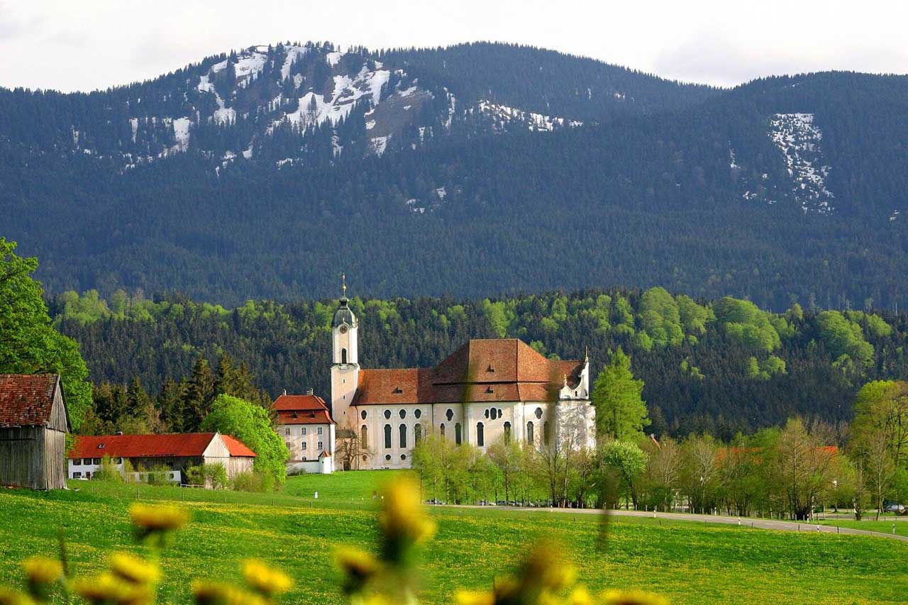 https://mdw-travel-data-us-east-1.s3.amazonaws.com/img/country/Germany/Wieskirche/img_02.jpg