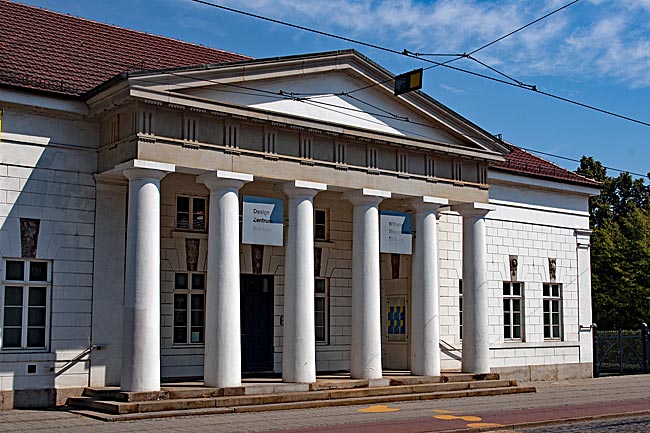 https://mdw-travel-data-us-east-1.s3.amazonaws.com/img/country/Germany/Wilhelm-Wagenfeld-House/img_03.jpg