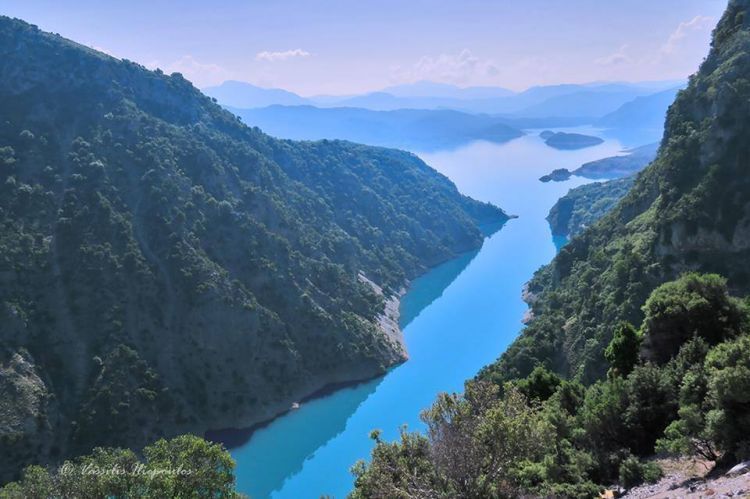 https://mdw-travel-data-us-east-1.s3.amazonaws.com/img/country/Greece/Acheloos-River/img_01.jpg