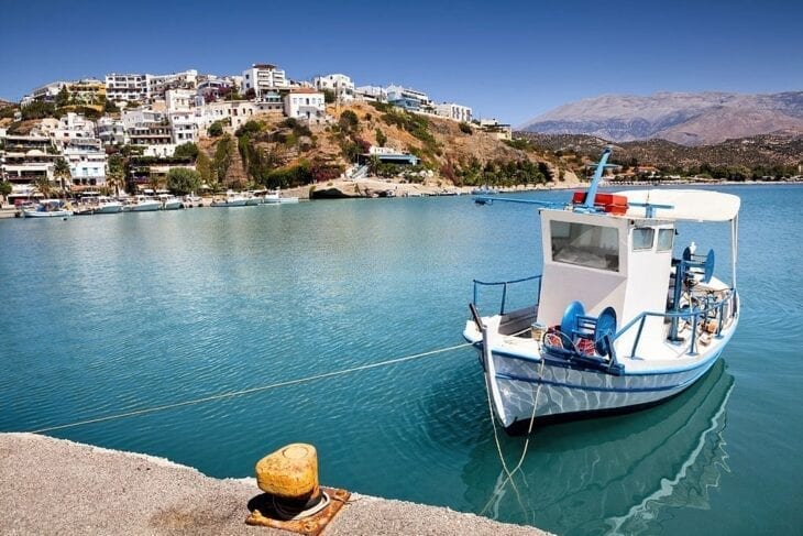 https://mdw-travel-data-us-east-1.s3.amazonaws.com/img/country/Greece/Agia-Galini/img_01.jpg