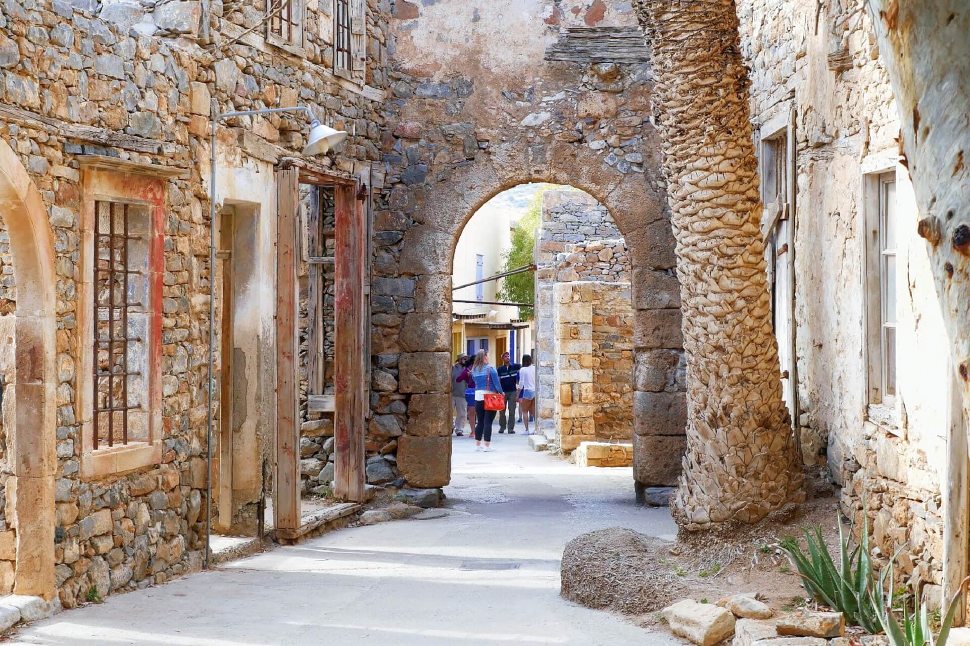 https://mdw-travel-data-us-east-1.s3.amazonaws.com/img/country/Greece/Agios-Nikolaos-Street/img_00.jpg