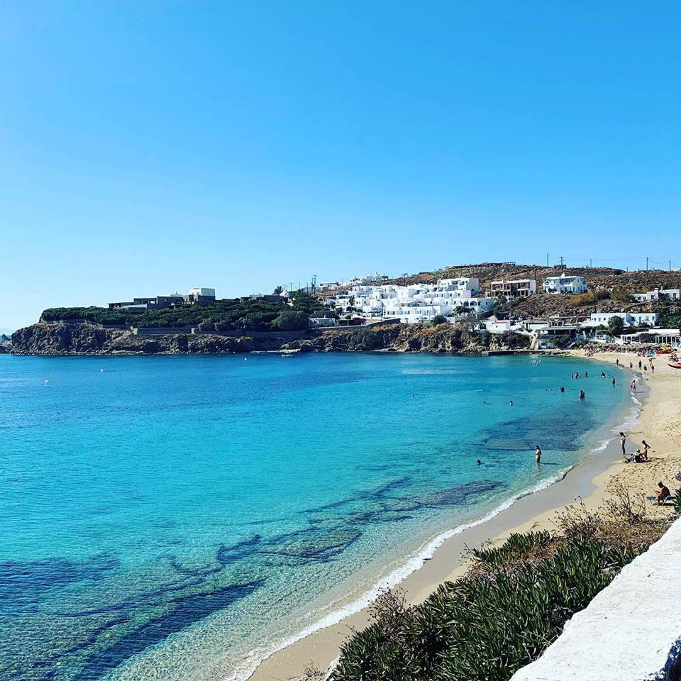 https://mdw-travel-data-us-east-1.s3.amazonaws.com/img/country/Greece/Agios-Stefanos-Beach/img_02.jpg